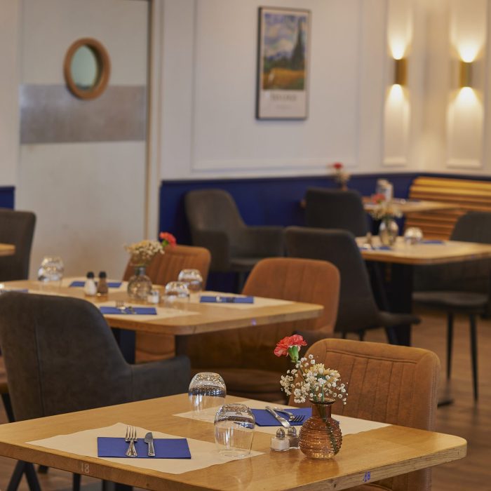 Les Trois Voiles Hotel & Restaurant: dining area