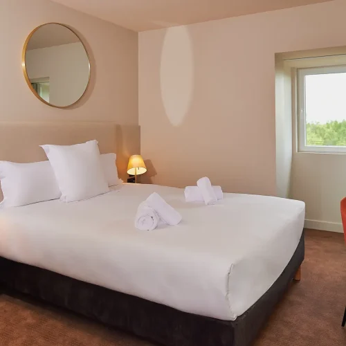 Les Trois Voiles Hotel standard room
