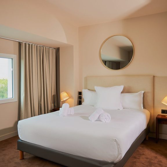 Les Trois Voiles Hotel standard rooms with Camargue view